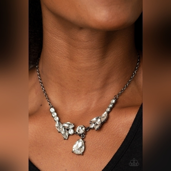 Unrivaled Sparkle Necklace - Picture 1 of 3